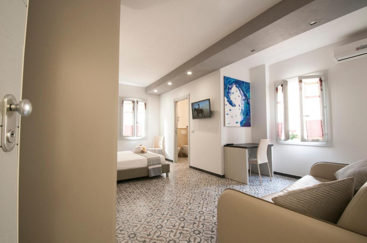 Santa Chiara - Il Milese Hotel อาลเกโร ภายนอก รูปภาพ