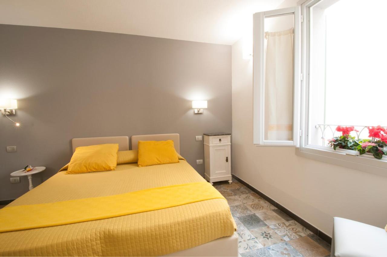 Santa Chiara - Il Milese Hotel อาลเกโร ภายนอก รูปภาพ